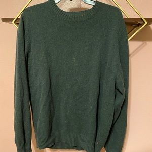 LARGE OLIVE GREEN SWEATER